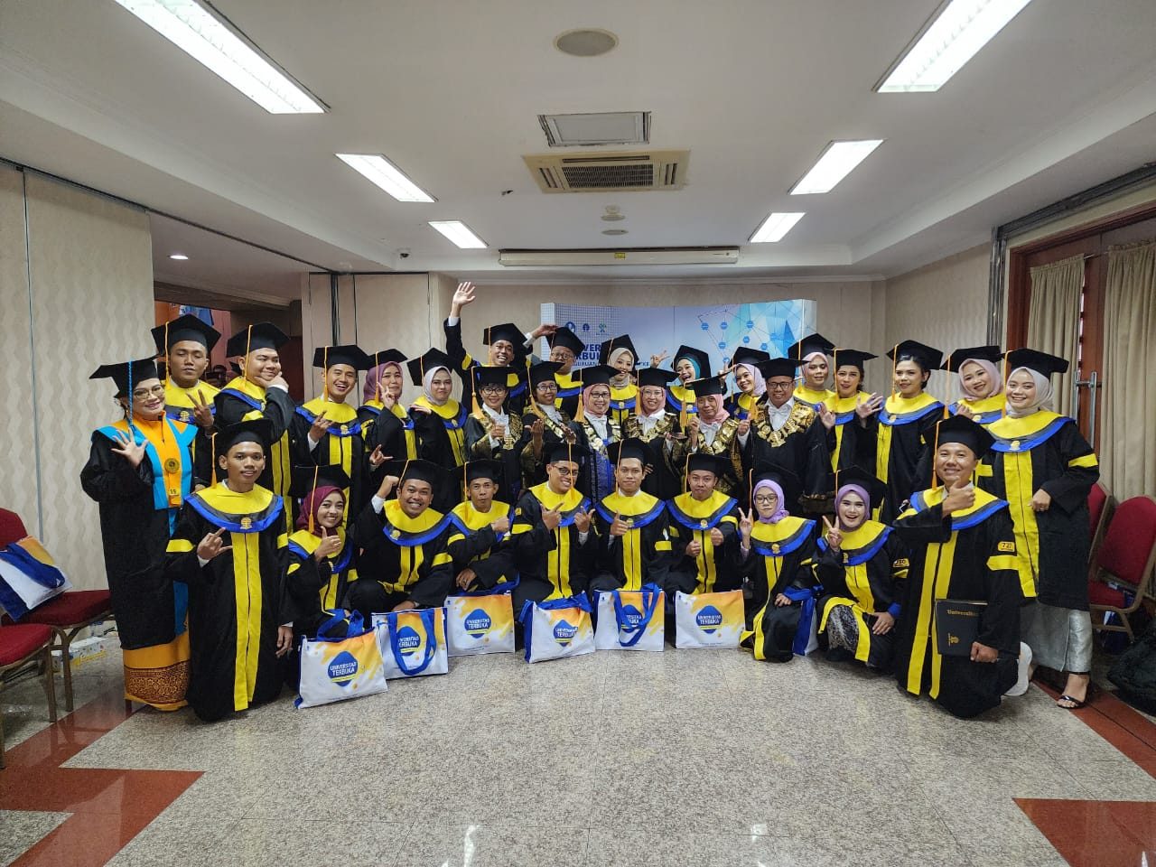 Wisudawan FST Periode II Tahun 2023