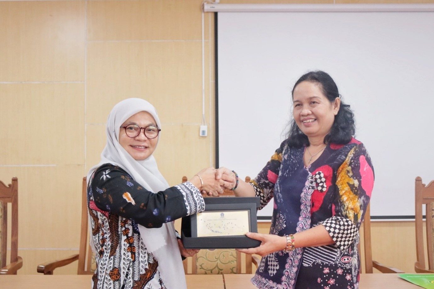 Penandatanganan Perjanjian Kerja Sama Antara Fakultas Sains Dan Teknologi Universitas Terbuka Dengan Fakultas Mipa Dan Fakultas Pertanian Universitas Palangka Raya