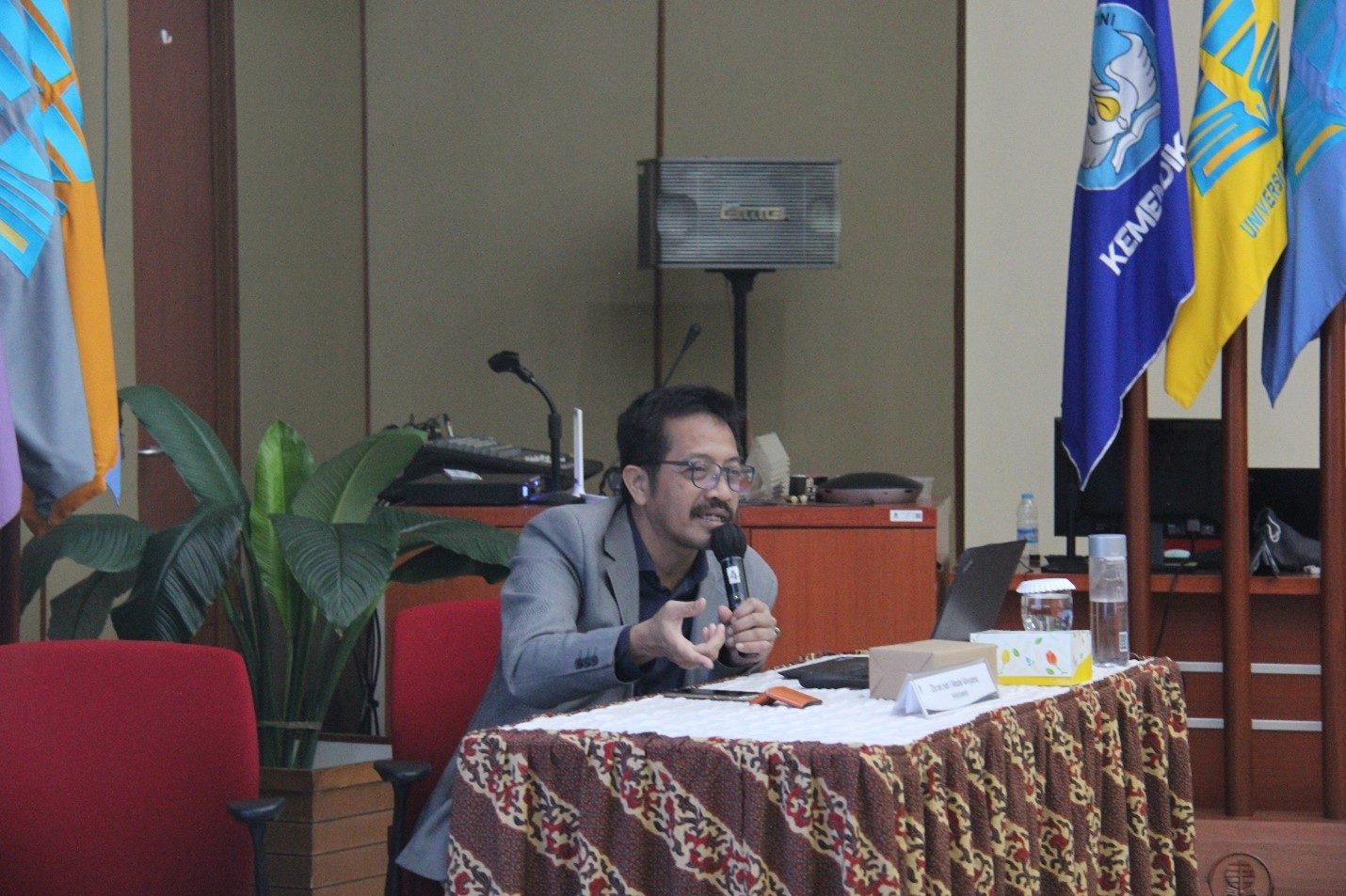 Workshop Persiapan Program Studi Sains Data Fakultas Sains dan Teknologi Universitas Terbuka