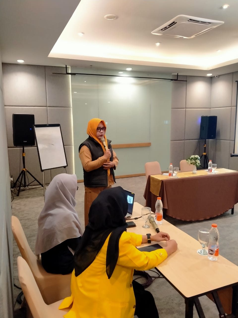 Pemberdayaan Warga Cikondang Lewat Pelatihan Ekonomi Kreatif